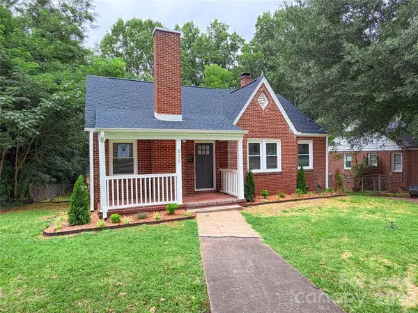 531 E Front ST, Statesville, NC 28677