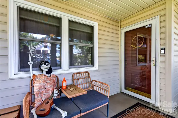 52 Pennsylvania AVE, Asheville, NC 28806