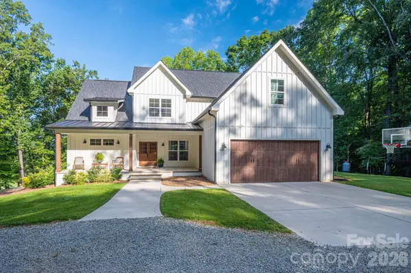 340 Whippoorwill LN, Mount Holly, NC 28120