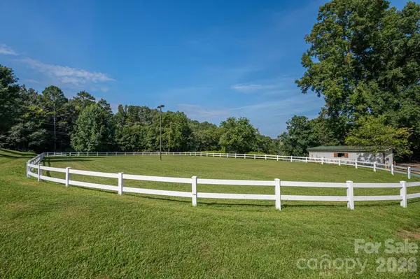 340 Whippoorwill LN, Mount Holly, NC 28120