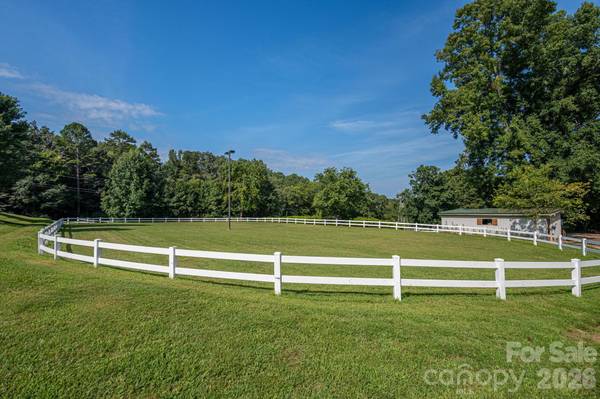 340 Whippoorwill LN, Mount Holly, NC 28120