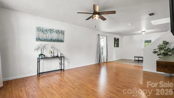 935 Torsion LN, Clover, SC 29710