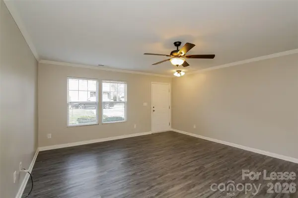 7215 Waldon Park LN, Charlotte, NC 28214