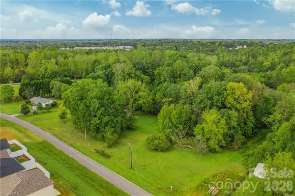737 Joyce CIR, High Point, NC 27265