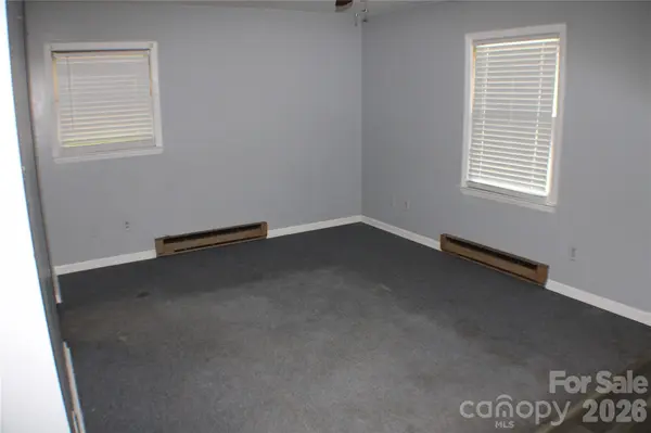 6791 Glover LN, Stanley, NC 28164