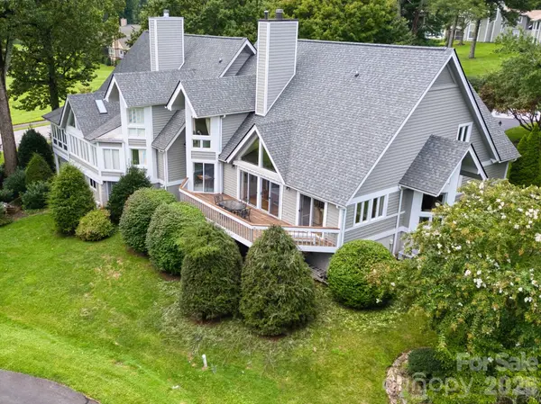 104 Overlook DR, Flat Rock, NC 28731