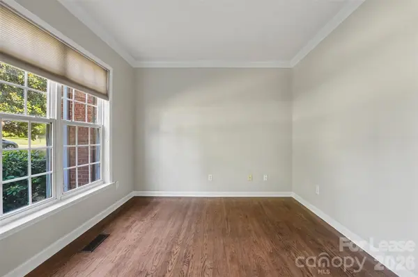 11526 Sir Francis Drake DR, Charlotte, NC 28277