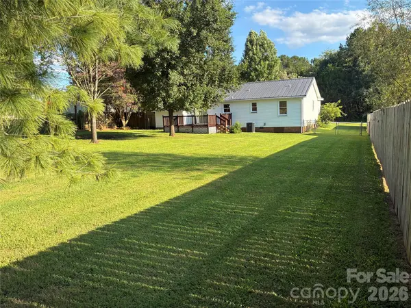 1008 Hopedale DR, Lenoir, NC 28645