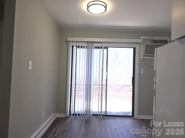 3940 Arbor LN, Charlotte, NC 28209
