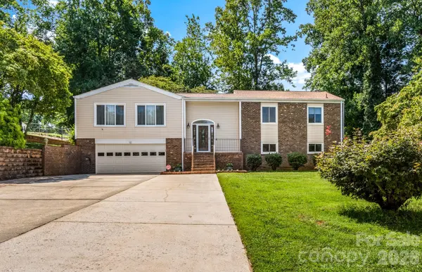 223 Vandyke ST, Kernersville, NC 27284