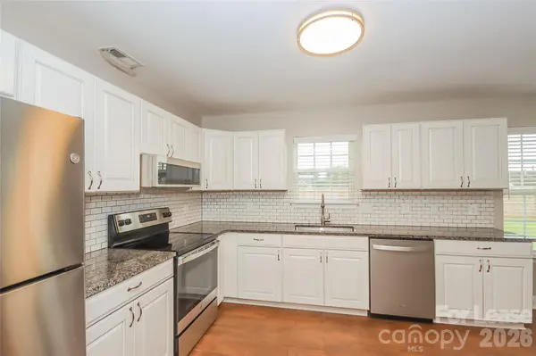 2218 Taras Trace DR, Statesville, NC 28625