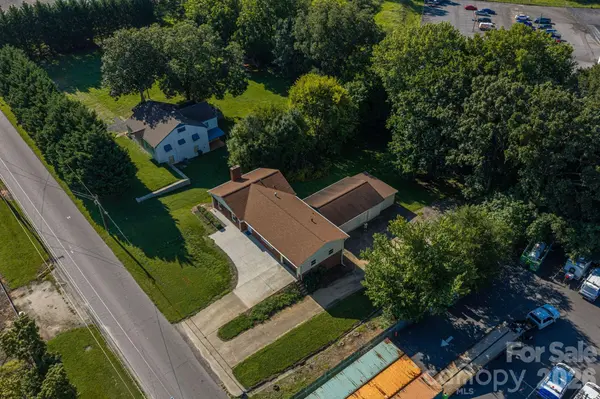 1306 11th AVE SE, Hickory, NC 28602