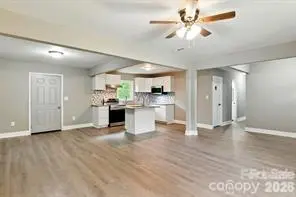 131 Little Forest LN, Statesville, NC 28625