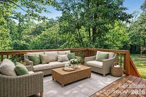 131 Little Forest LN, Statesville, NC 28625