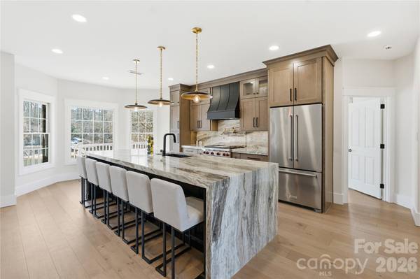388 Ponderosa CIR, Mooresville, NC 28117