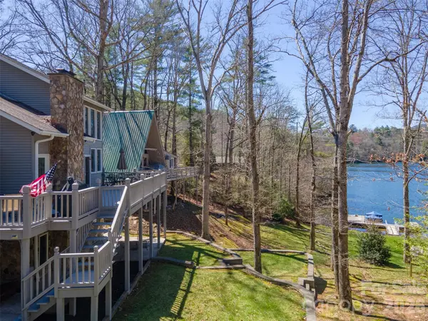 82 Avisco RD, Robbinsville, NC 28771