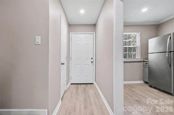 3322 Heathstead PL, Charlotte, NC 28210