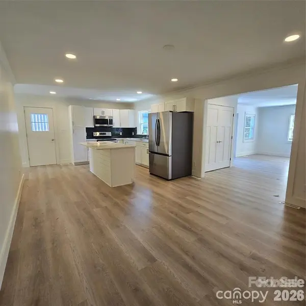 421 Kingfield DR SW, Concord, NC 28027