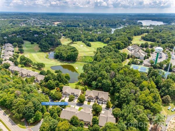706 Deerbrook LN, Tega Cay, SC 29708