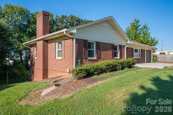 1306 11th AVE SE, Hickory, NC 28602
