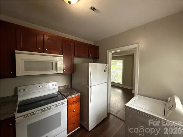 1412 Claridge LN, Charlotte, NC 28209