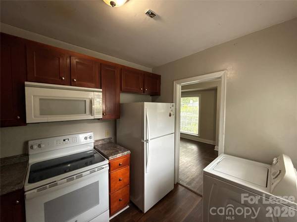 1412 Claridge LN, Charlotte, NC 28209