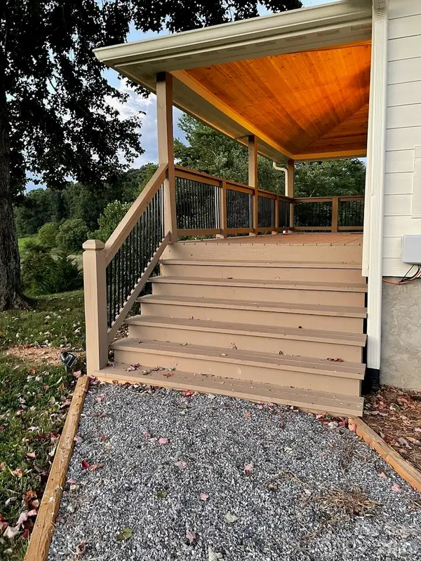 255 Dix Creek No 1 RD, Leicester, NC 28748