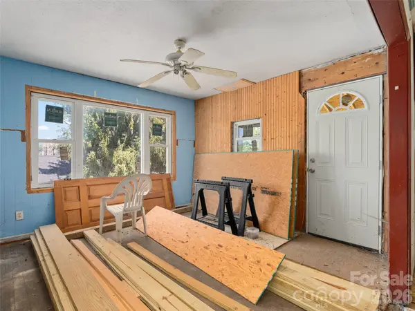 24 Vine ST, Canton, NC 28716