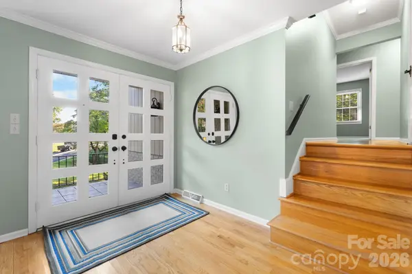 2015 12th Street DR NW, Hickory, NC 28601
