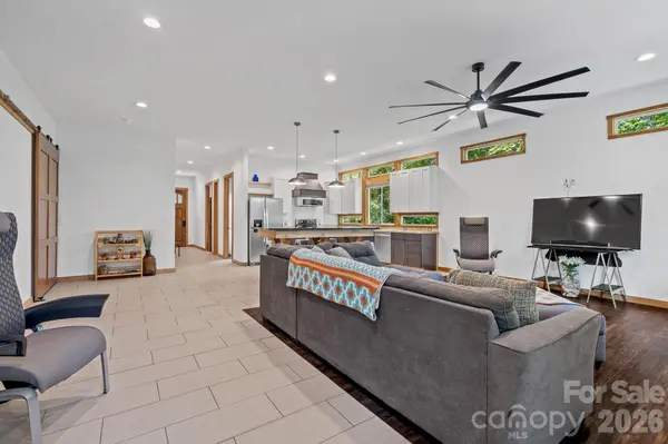 506 Silent Forest DR, Canton, NC 28716