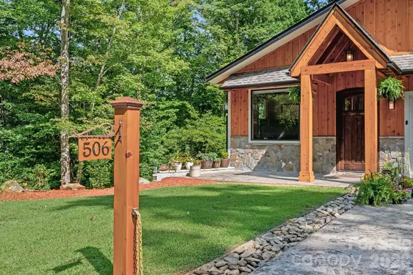 506 Silent Forest DR, Canton, NC 28716