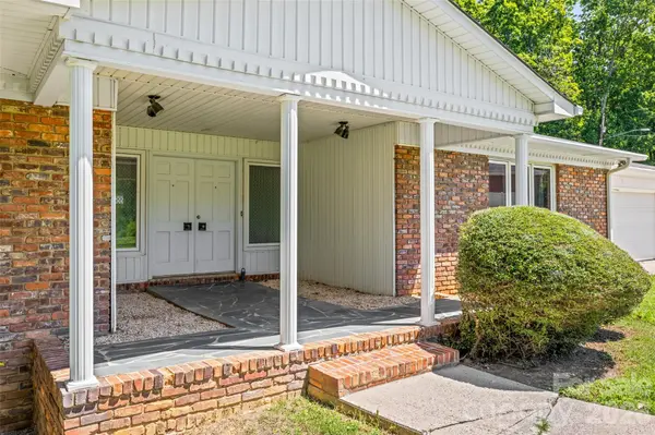 233 Laburn AVE, Charlotte, NC 28214