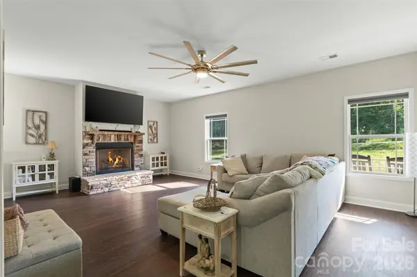 165 Rambler LN, Blacksburg, SC 29702