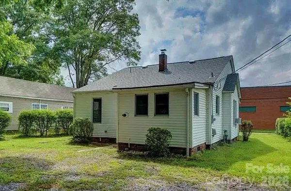431 W Statesville AVE, Mooresville, NC 28115