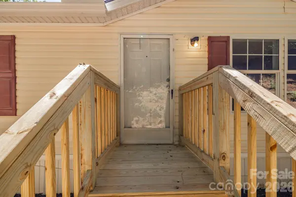 81 Spring Mountain RD, Fairview, NC 28730