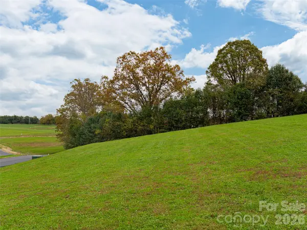 207 Soapstone TRL #70, Mills River, NC 28759