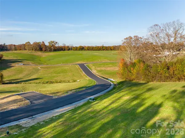 207 Soapstone TRL #70, Mills River, NC 28759