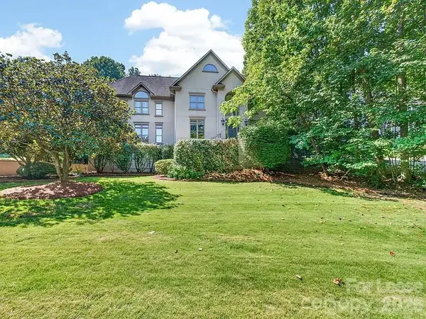 4811 Old Course DR, Charlotte, NC 28277
