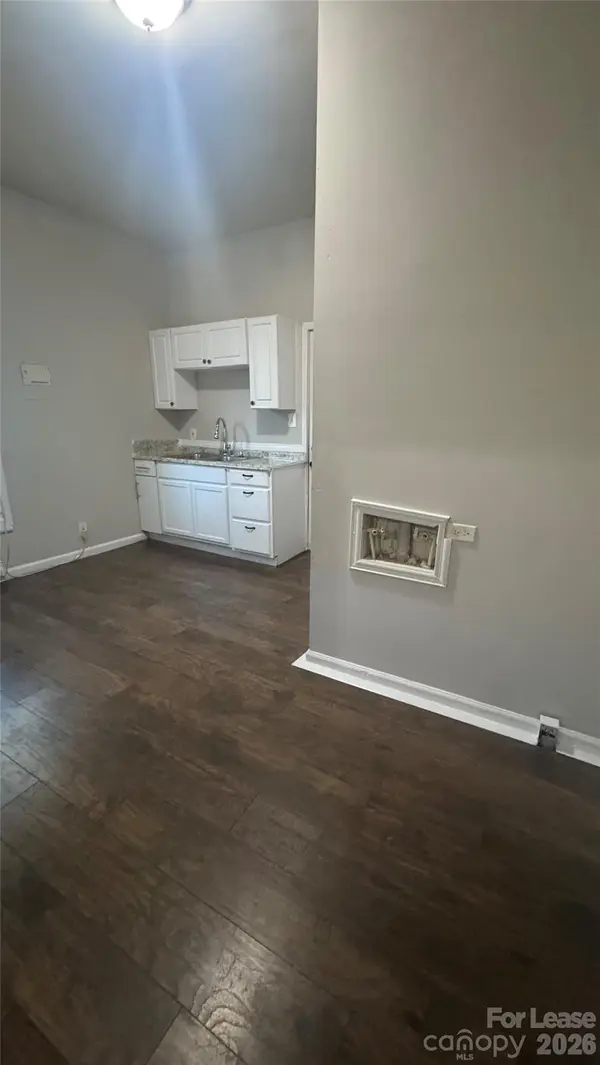 617 Pinoca ST, Charlotte, NC 28208