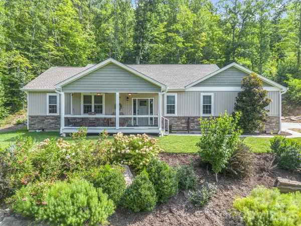 39 Village Overlook LOOP, Swannanoa, NC 28778