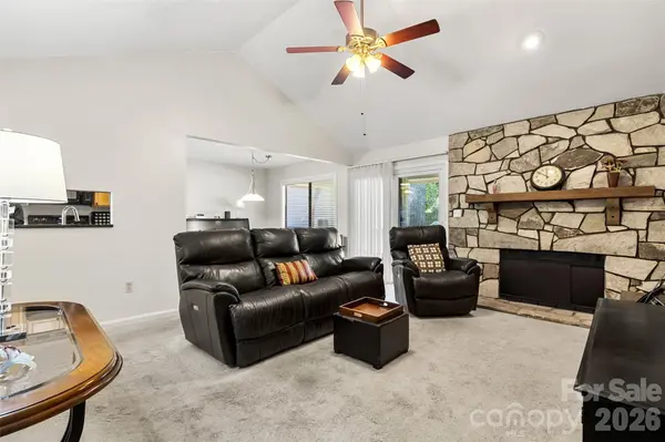 7912 Greenside CT, Charlotte, NC 28277