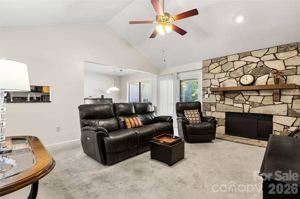 7912 Greenside CT, Charlotte, NC 28277