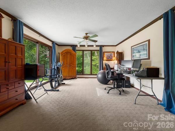 343 White Pine DR, Fletcher, NC 28732