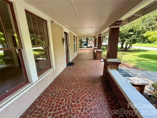 123 S Sycamore ST, Mooresville, NC 28115