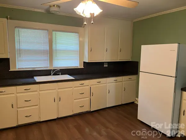 1049 E Main ST, Albemarle, NC 28001