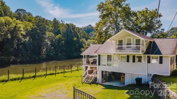 1380 Highway 19a HWY, Whittier, NC 28789