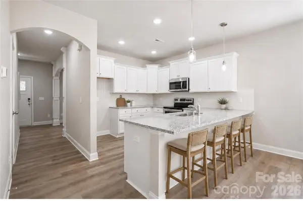 2224 Dardan Woods DR, Charlotte, NC 28215