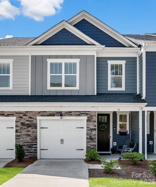 32 Woodsdale PL SE, Concord, NC 28025