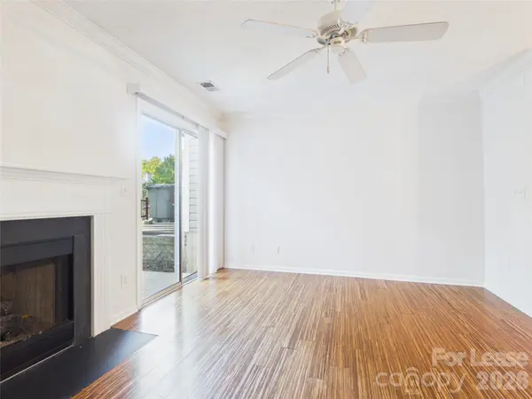 609 Mountainwater DR, Charlotte, NC 28262