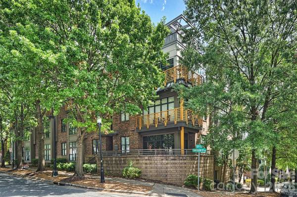 694 N Davidson ST, Charlotte, NC 28202